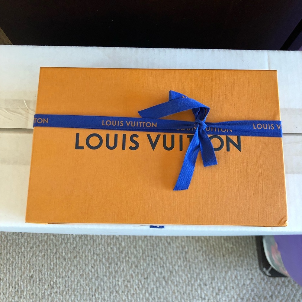Louis Vuitton box